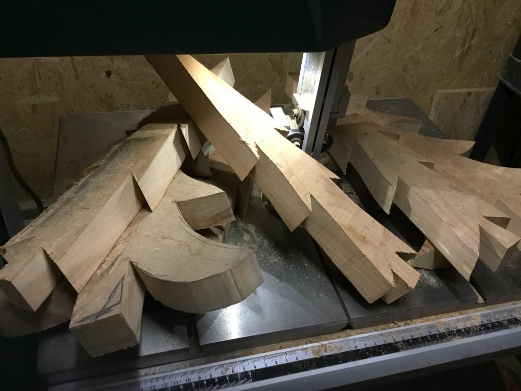 Weihnachtsdeko vorm Haus DICTUM Handwerksgalerie